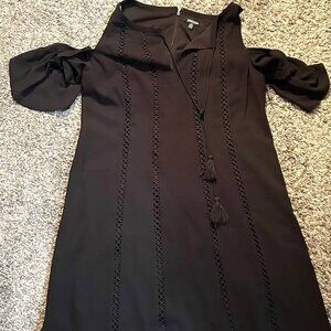 Kensie Cut Out Shoulder Dress